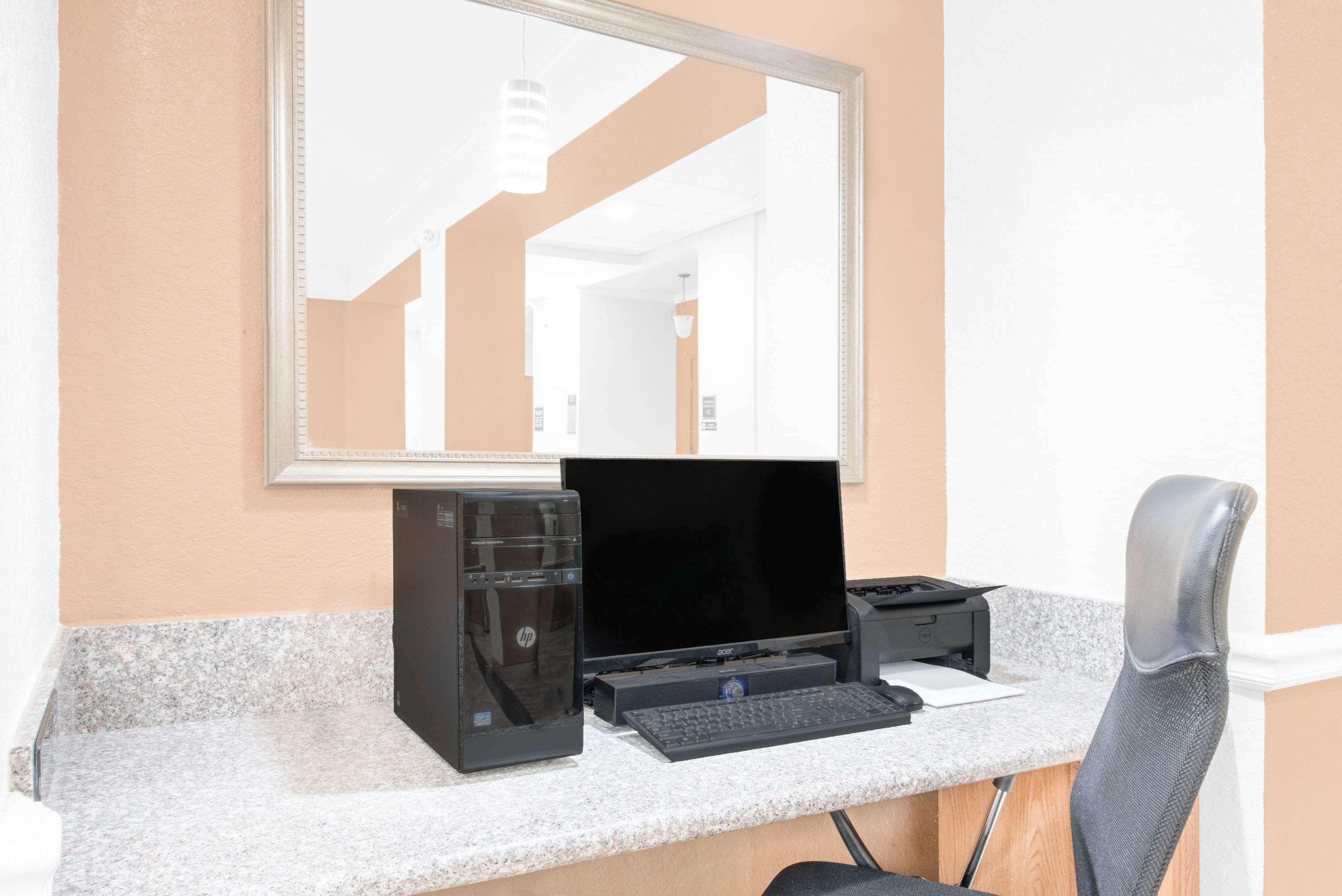 فندق بايمونت باي ويندام بيرسول Pearsall المظهر الخارجي الصورة